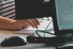 Elektronická komunikácia s daňovým úradom – kedy je povinná a čo by ste mali vedieť